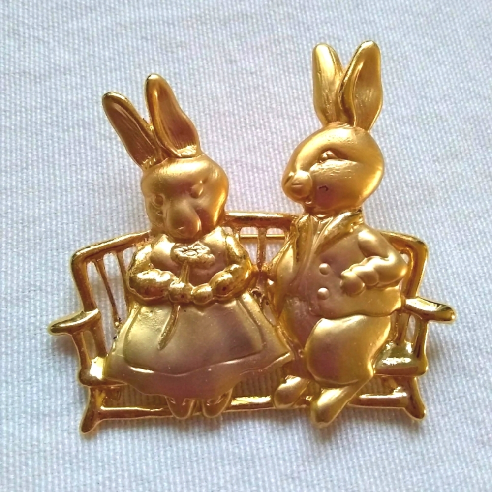 Vintage Rabbit Couple Brooch Pin Bunnies Bunny Gold Tone